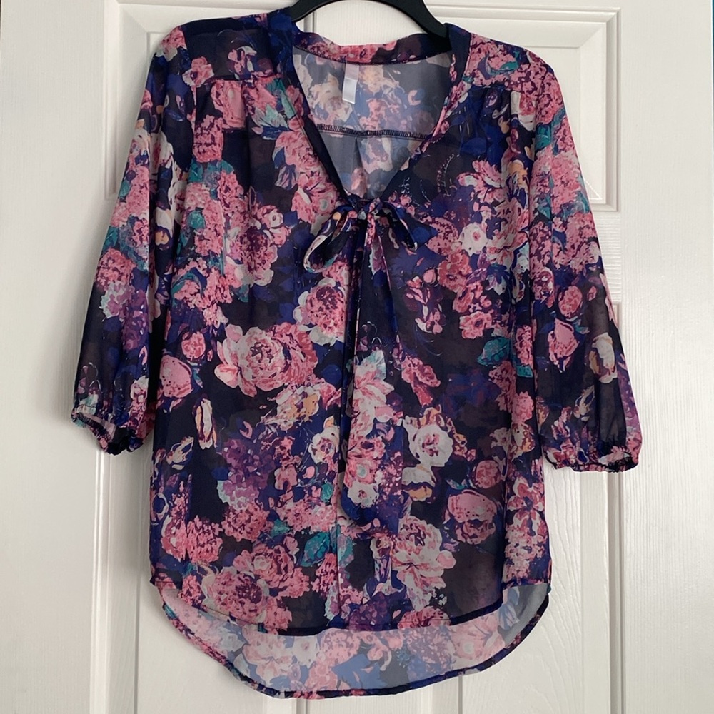 Target short sleeve floral print sheer blouse with tie at neck